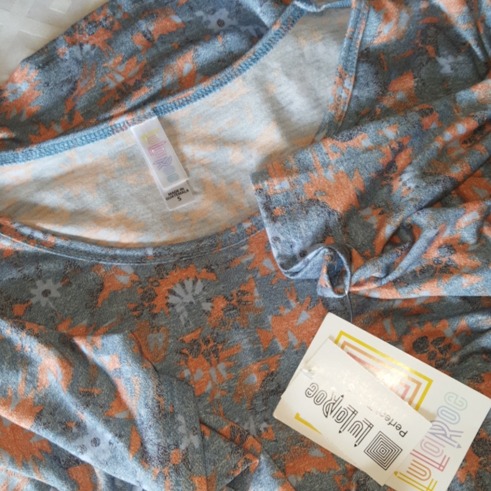 LulaRoe Super Soft Shirt - Picture 6 of 8
